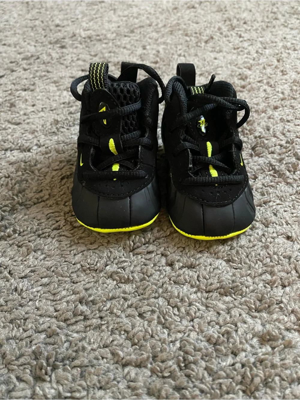 Nike Baby Posite BootiesBlack Sneakers with Neon green Accents 2c